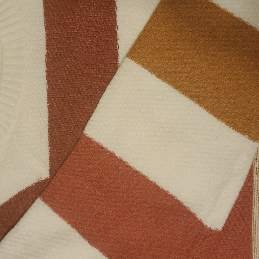 Women's Sweater - Picture 7 of 7
